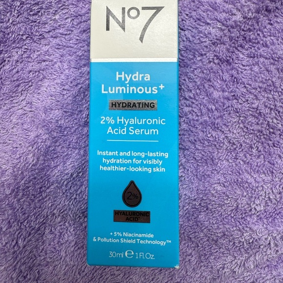 Hydra Luminous+ Hydrating Serum - Blue - Picture 1 of 5